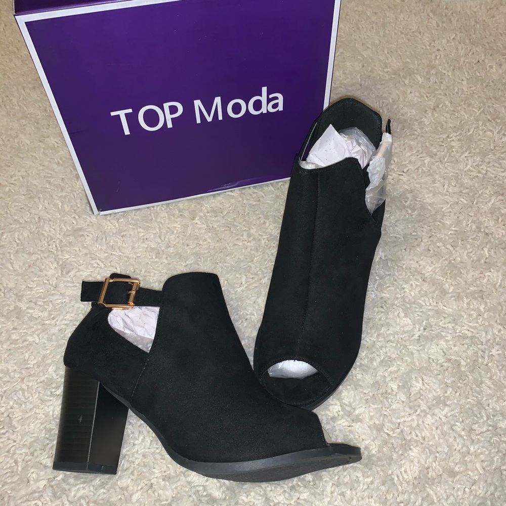 Open Toe Block Heeled Side Buckle Booties